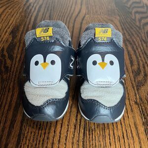 New Balance 574 Kids Leather Penguin Sneakers (Size 8)